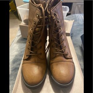 Back zip combat boots